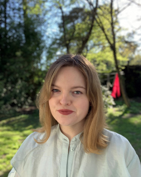 Elīna Raģe