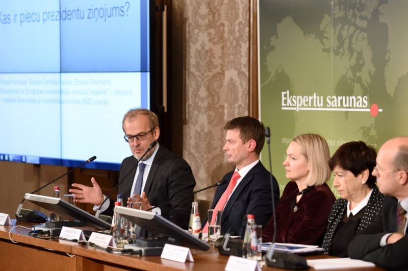 Ekspertu saruna: Vai laiks eiro zonas Finanšu ministrijai? 