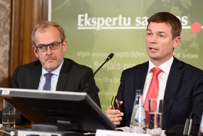 Ekspertu saruna: Vai laiks eiro zonas Finanšu ministrijai? 