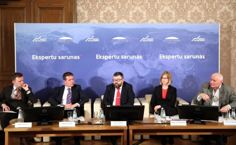 Ekspertu saruna: Pensiju sistēma Latvijā – vai bumba ar laika degli?